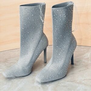 NWT Metropolitan View Karra Rhinestone Sparkly Silver Ankle Stretch Booties, 8.5